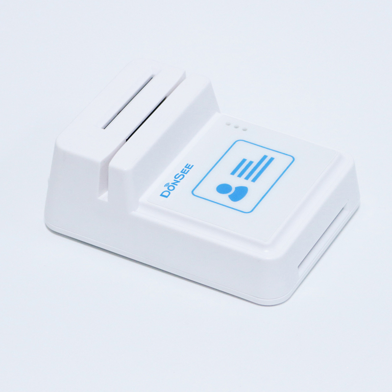 EST-100藍(lán)牙社?？ㄗx卡器